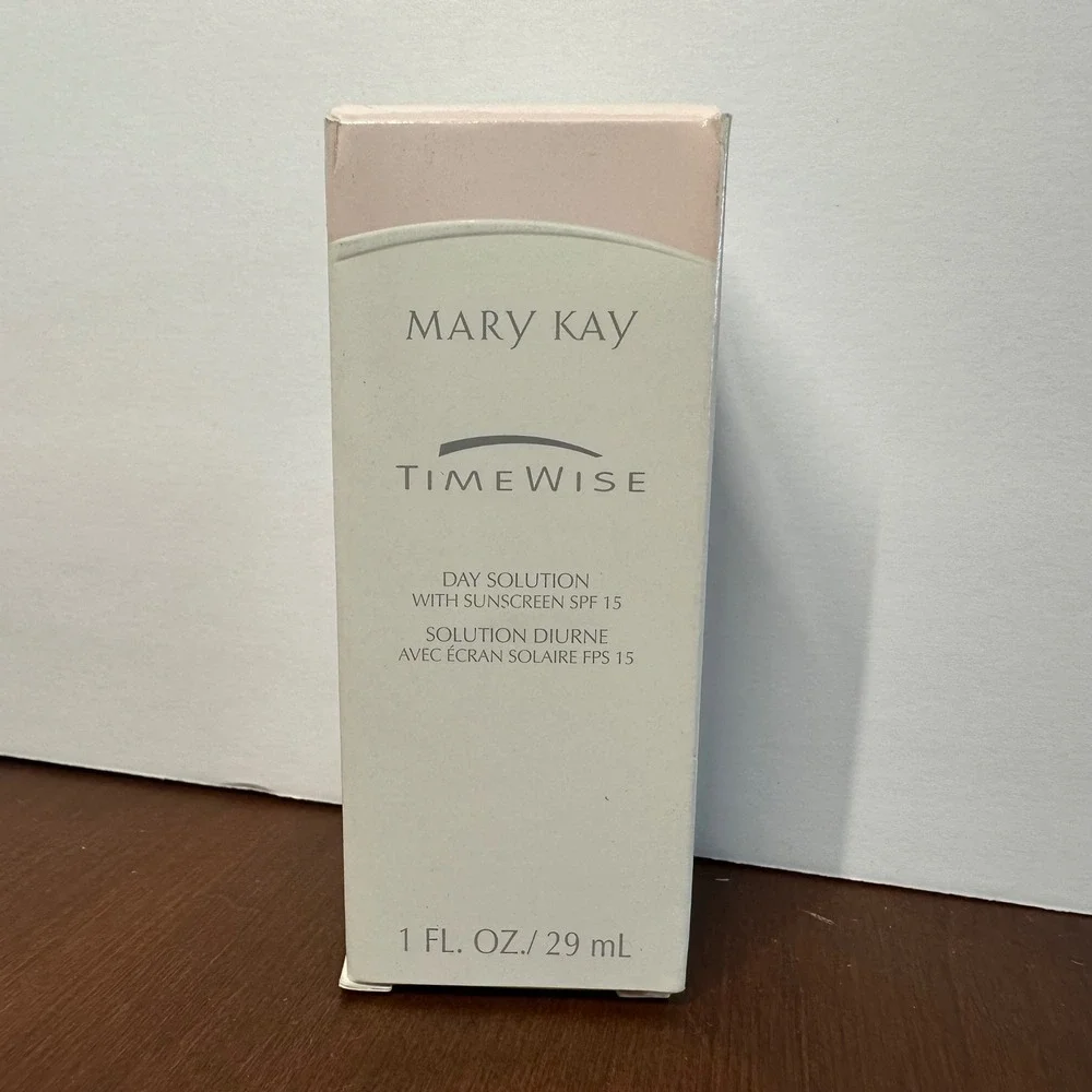 Mary Kay TimeWise Day Solution Sunscreen 806300 SPF 15‎ 1oz New Box